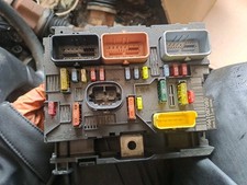 Peugeot 307sw Under Bonnet Fuse Box 9661087080 L11-00