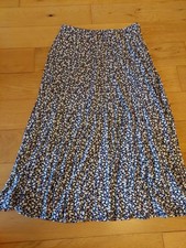 Viyella Flowy Floral Skirt. Size Medium.  VGC