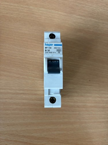 Hager 32a curve - 32a, mt
