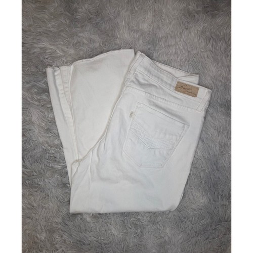 Levis demi curve - levis,