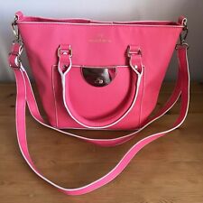 Vintage T by Tabitha Webb Quill Mini Bucket Handbag – Barbie Pink – Adjustable