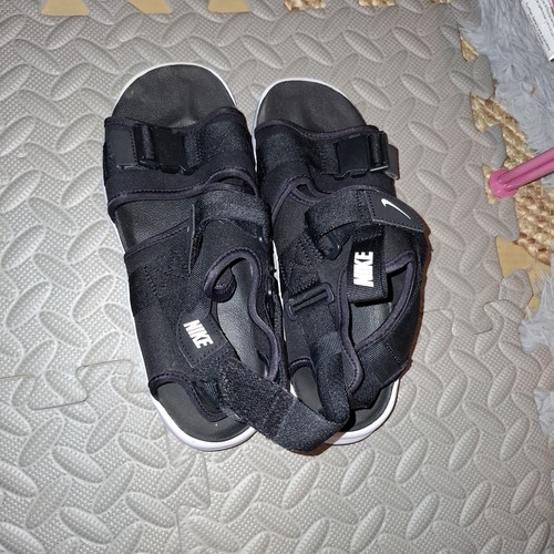 Nike size 7 sandals - ,