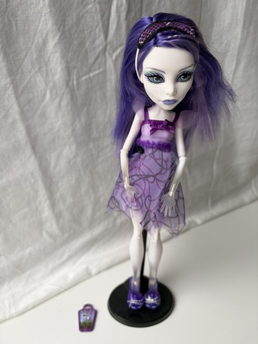Monster high doll spectra - doll,