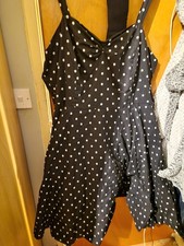 BNWOT Women's 1960s Style