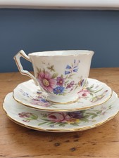 Aynsley Bone China Trio "2383"