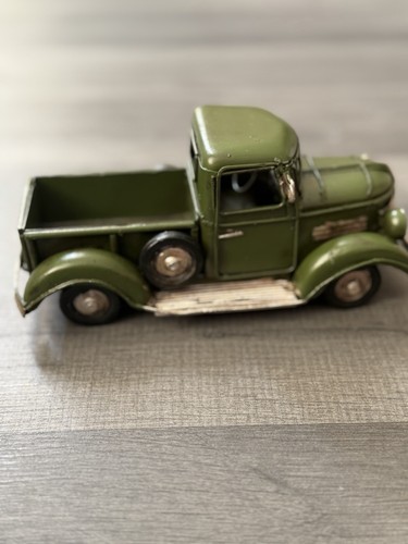 Green diecast metal - diecast,
