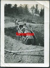 H2/10 WW2 ORIGINAL GERMAN WEHRMACHT PHOTO OF DESTROYED TRUCK