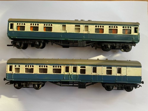 Tri ang model train carriages - train,