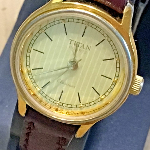 Rare titan classique ladies - classique,
