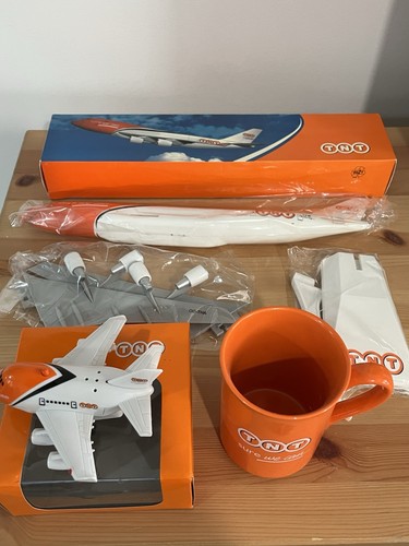 200 tnt b747 400f sure - 1:200, we
