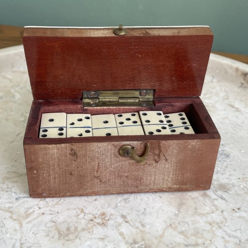 Complete set antique - complete,