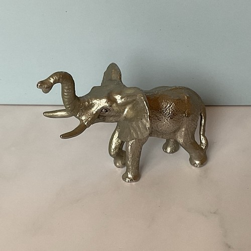 Cast metal elephant figurine - metal,