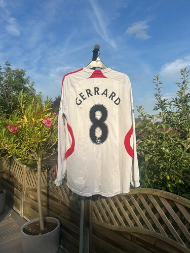 Liverpool 2008 away - liverpool, 2008/09