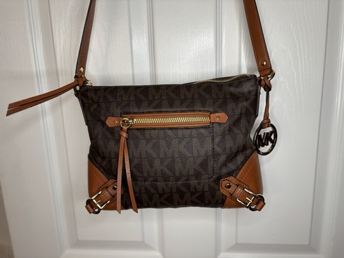 Michael kors brown small logo - kors,