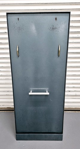 Large steel gun cabinet - gun, metal