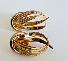 Vintage Jewelcraft Coro clip