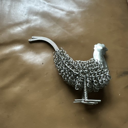 Win wiggle metal art shape - metal, in