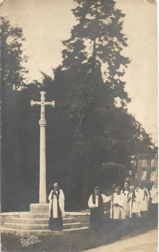Almondsbury war memorial - almondsbury,