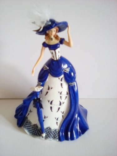 Rowena lady figurine - l/e,