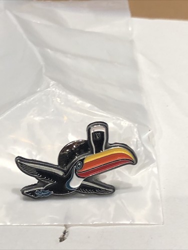 Guinness toucan badge - toucan, bar