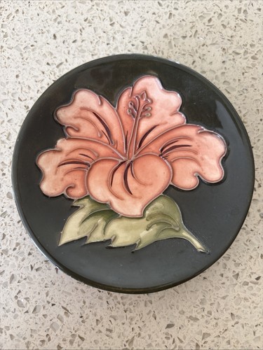 Moorcroft hibiscus pin - ⭐,