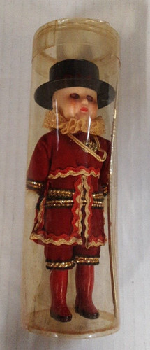 Beefeater yeoman warder - beefeater,