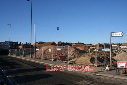 Photo newbury there - there, used