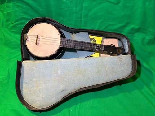Jollie joe banjo ukelale - jollie-joe,