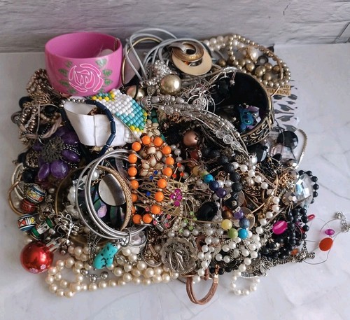8kg broken costume - costume, jewellery