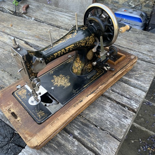 Pfaff vintage hand crank - vintage,