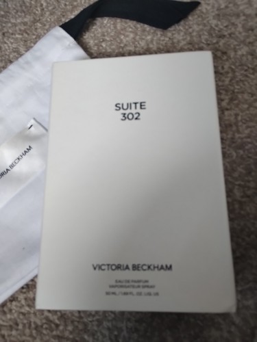 Victoria beckham suite 302 - ,