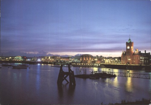 Vintage cardiff bay - vintage,