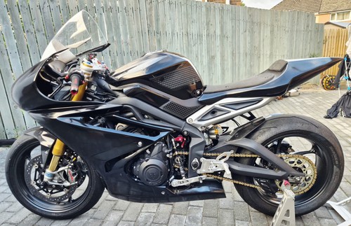 Triumph daytona 765 race - daytona,