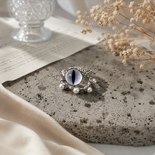 Gothic cat eye - cat, pearl