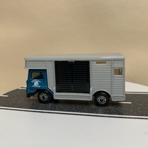 1998 matchbox horse box - matchbox,