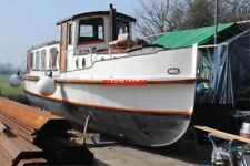 PHOTO  RIVER THAMES SWINFORD B YARD EX WW 2 GERMAN CANAL TOUR BOAT!