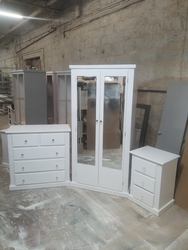 White dewsbury 3 - dewsbury,