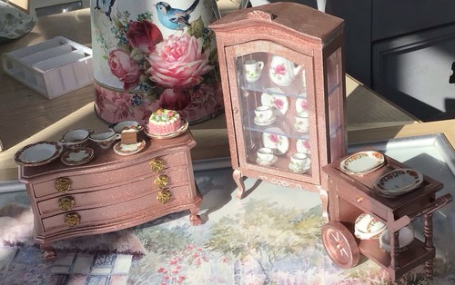 12th scale dolls house set - scale,