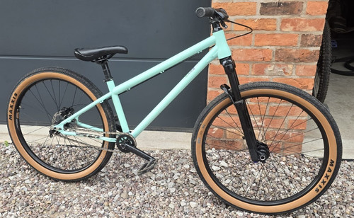 Kona shonky dirt - shonky, jump