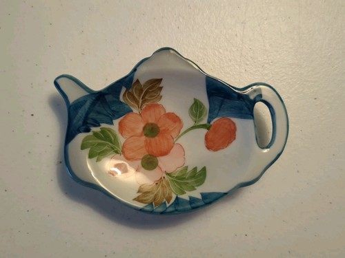 Tea pot shape - pot, bag