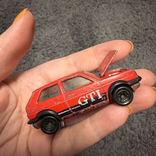 Matchbox volkswagen golf gti - matchbox,