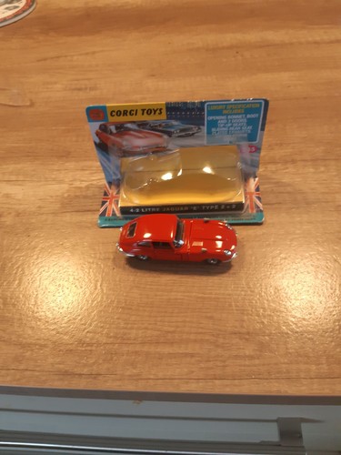 Corgi type jaguar model - , e-type