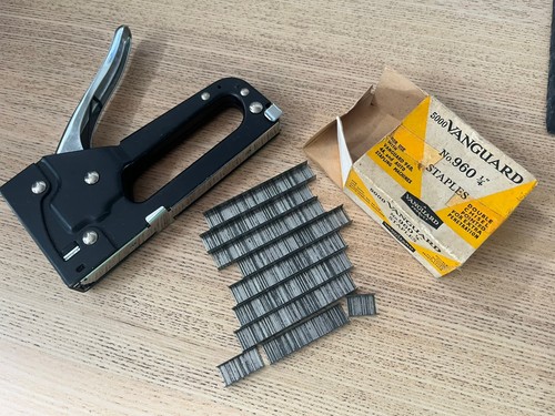 Manual heavy duty staple gun - manual,