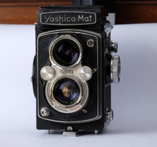 Yashica Mat 6x6 TLR 120mm TLR Film Camera W/ Yashinon 80mm F3.5 like 124G