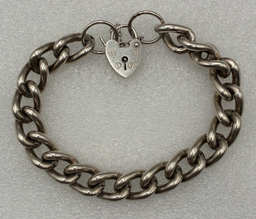 Vintage 1977 silver - 1977, curb