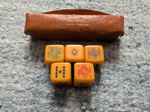 Vintage bakelite - 5/8”,