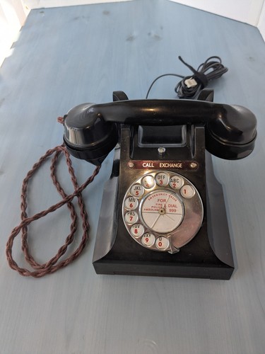 Vintage black bakelite - black,