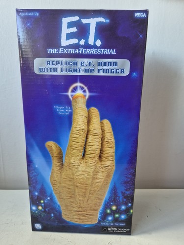 Extra terrestrial replica - e.t,
