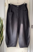 Oska black balloon leg