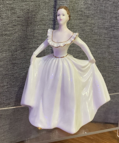 Vintage coalport figurine - 💫,